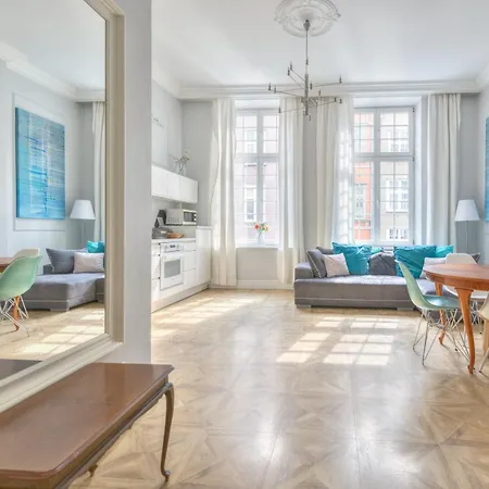 Old Town Mariacka By Northside Danzig